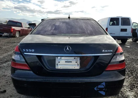 2007 Mercedes-Benz S 550 4Matic z USA, uszkodzony, nr VIN WDDNG86X07A093665